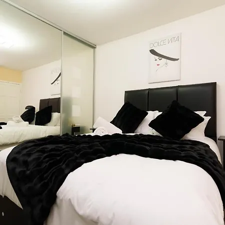 West Park House بيت للعطل ليدز