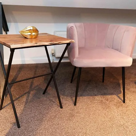 West Park House بيت للعطل ليدز