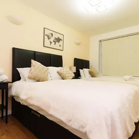 West Park House بيت للعطل ليدز