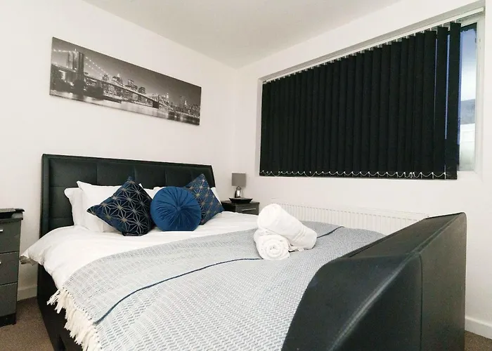 West Park House בית נופש *