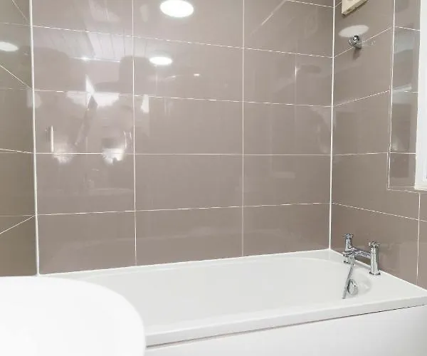 West Park House * לידס