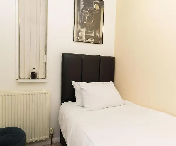 West Park House Leeds (West Yorkshire)