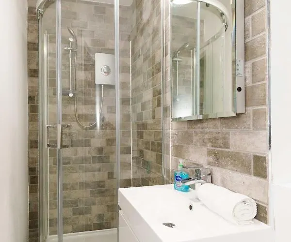 West Park House * לידס