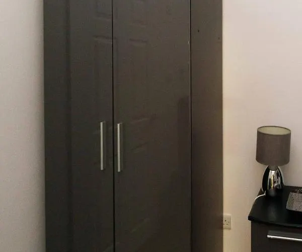 West Park House Будинок відпочинку Лідс